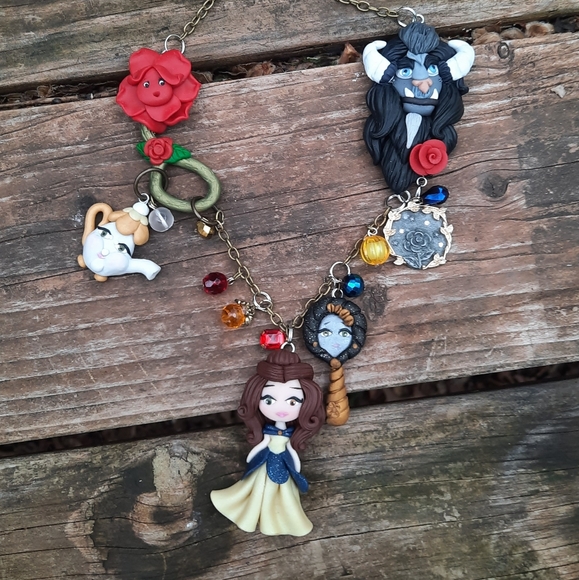 Jewelry - The Beauty and The Beast Necklace 🌹🥀🐺